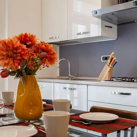 Altido Central Flat In