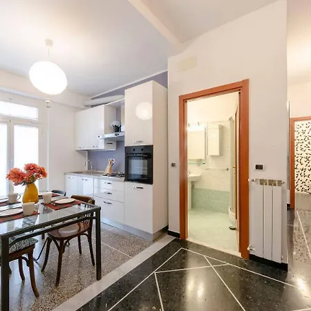 Altido Central Flat In